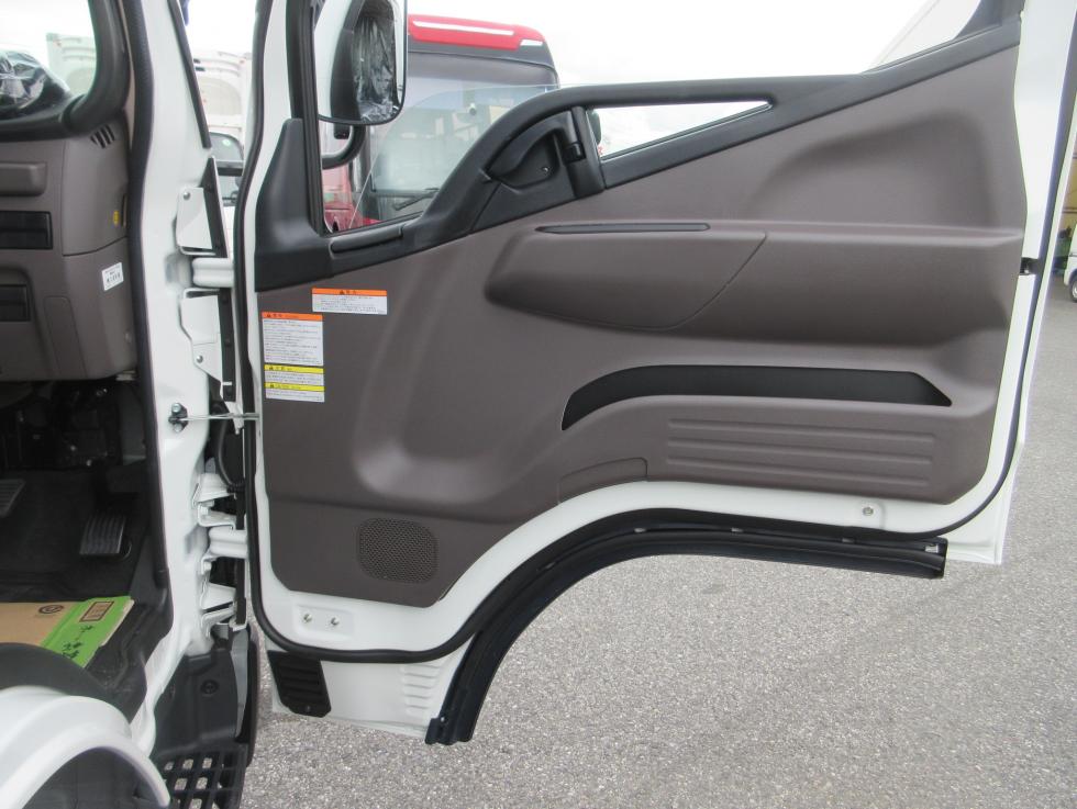 三菱 平ボデー・Wキャブ・シャーシ 小型  2RGーFBAV0 8枚目