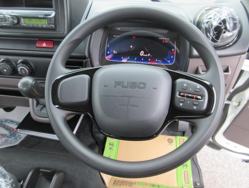 三菱 平ボデー・Wキャブ・シャーシ 小型  2RGーFBAV0 11枚目