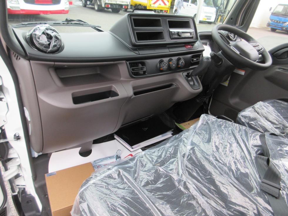 三菱 平ボデー・Wキャブ・シャーシ 小型  2RGーFBAV0 19枚目