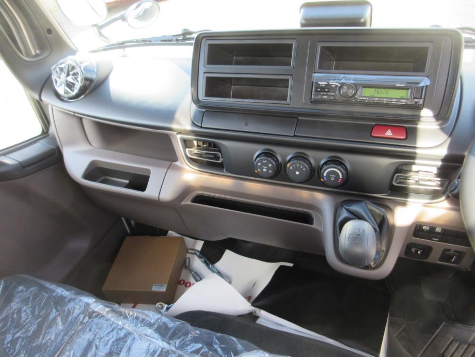 三菱 平ボデー・Wキャブ・シャーシ 小型  2RGーFBAV0 12枚目