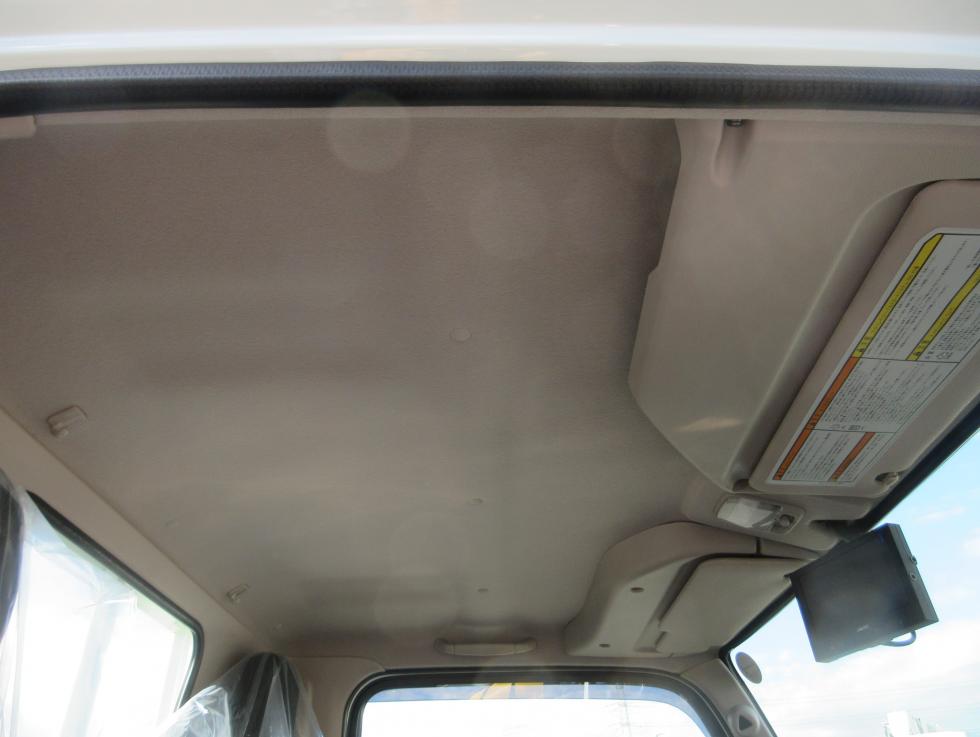 三菱 平ボデー・Wキャブ・シャーシ 小型  2RGーFBAV0 16枚目