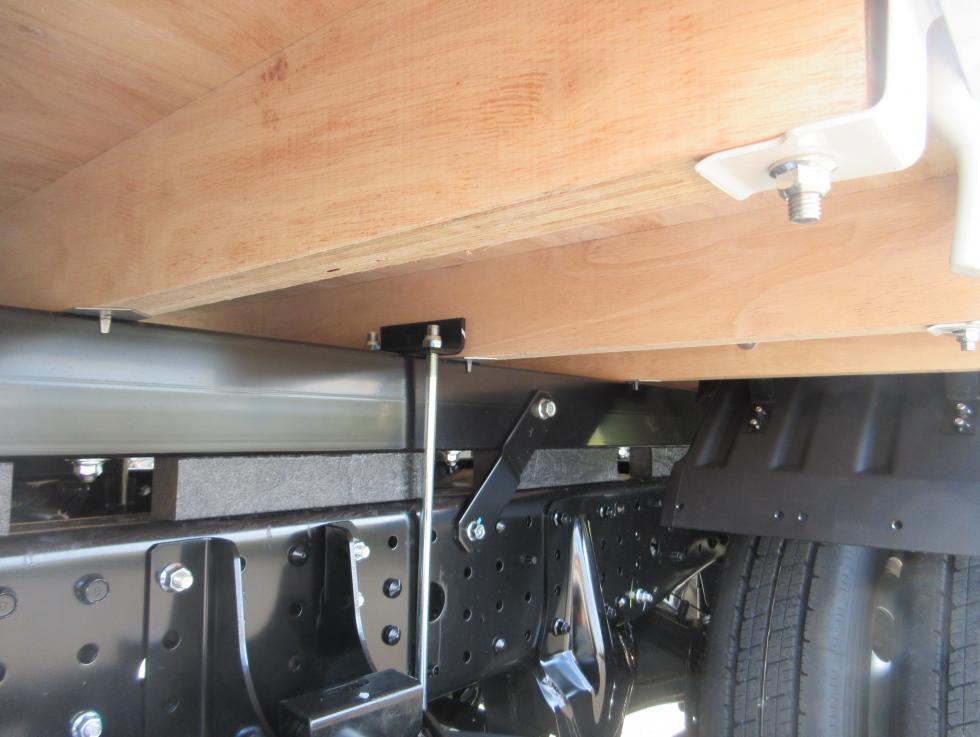 三菱 平ボデー・Wキャブ・シャーシ 小型  2RGーFBAV0 40枚目