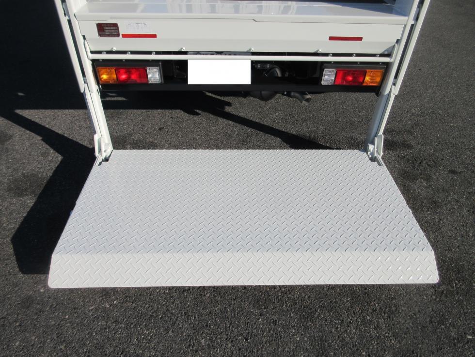 三菱 平ボデー・Wキャブ・シャーシ 小型  2RGーFBAV0 22枚目