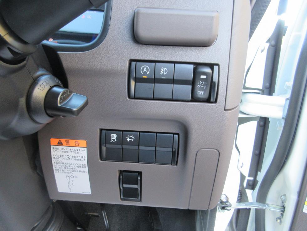 三菱 平ボデー・Wキャブ・シャーシ 小型  2RGーFBAV0 10枚目