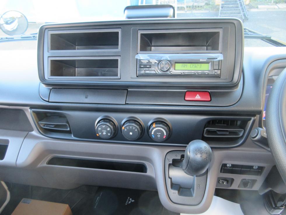 三菱 平ボデー・Wキャブ・シャーシ 小型  2RGーFBAV0 13枚目