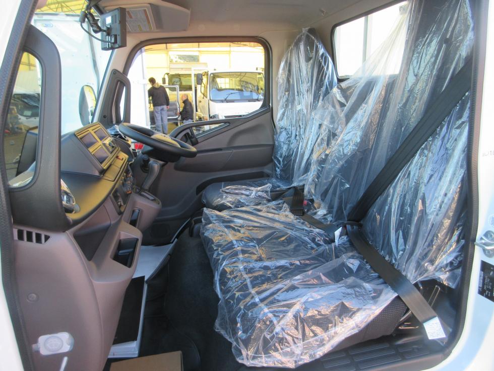 三菱 平ボデー・Wキャブ・シャーシ 小型  2RGーFBAV0 17枚目