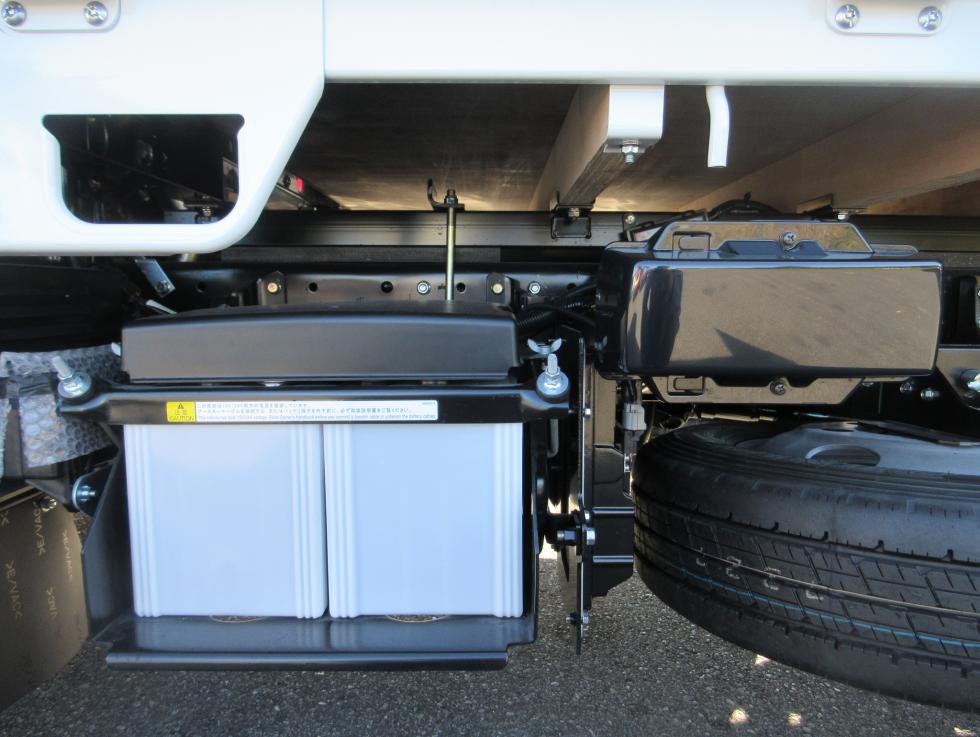 三菱 平ボデー・Wキャブ・シャーシ 小型  2RGーFBAV0 37枚目