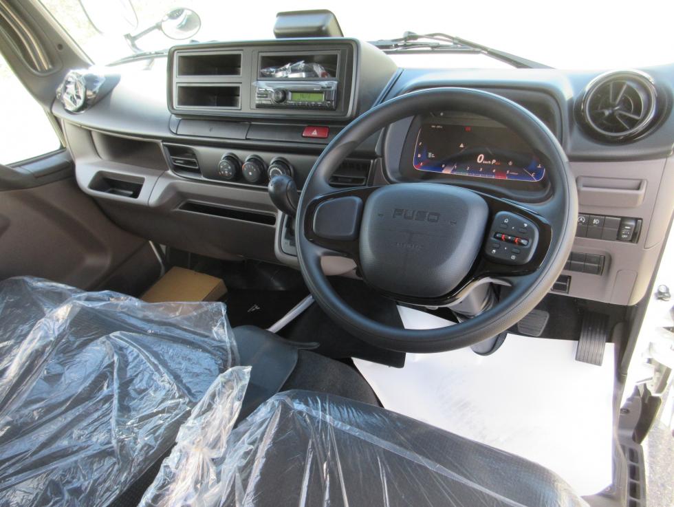 三菱 平ボデー・Wキャブ・シャーシ 小型  2RGーFBA20 9枚目