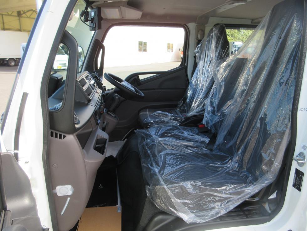 三菱 平ボデー・Wキャブ・シャーシ 小型  2RGーFBA20 18枚目