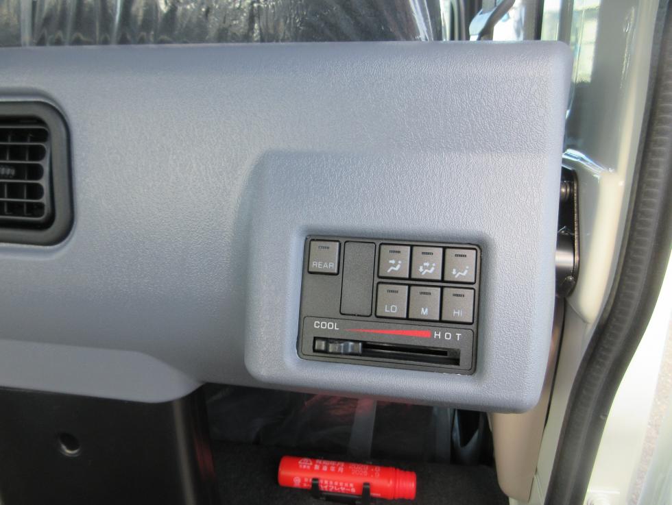 三菱 平ボデー・Wキャブ・シャーシ 小型  2RGーFBA20 26枚目