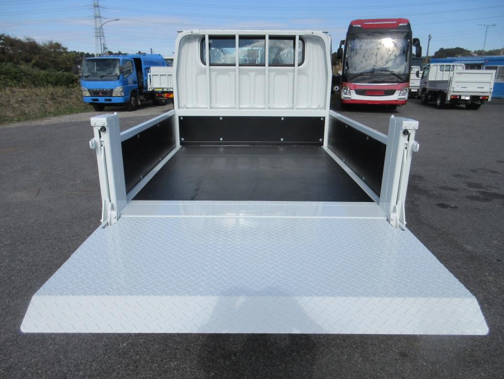 三菱 平ボデー・Wキャブ・シャーシ 小型  2RGーFBA20 27枚目