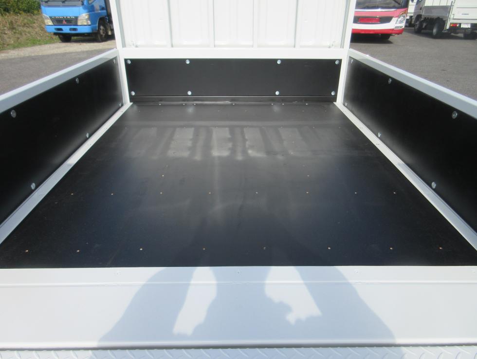 三菱 平ボデー・Wキャブ・シャーシ 小型  2RGーFBA20 28枚目