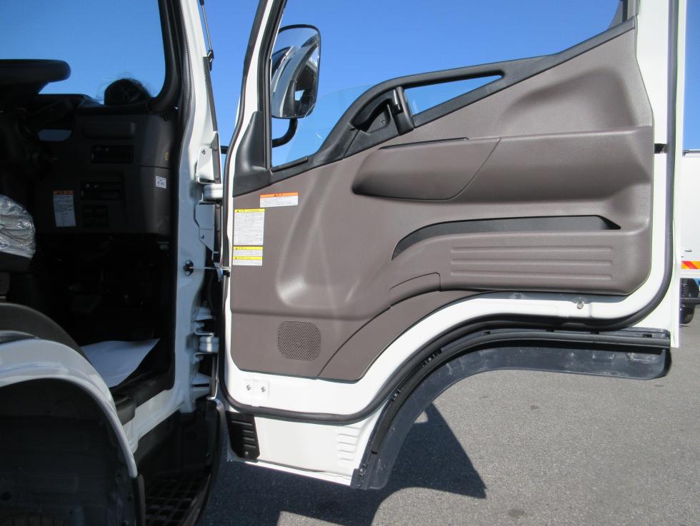 三菱 平ボデー・Wキャブ・シャーシ 小型  2PGーFEB90 8枚目