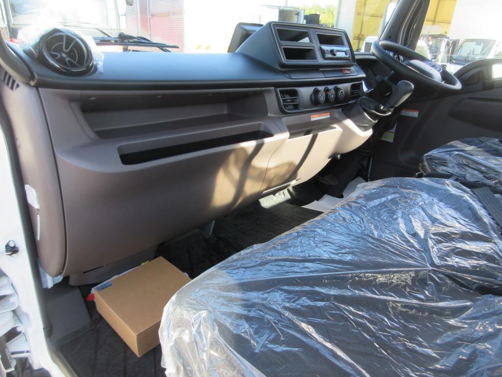 三菱 平ボデー・Wキャブ・シャーシ 小型  2PGーFEB90 19枚目