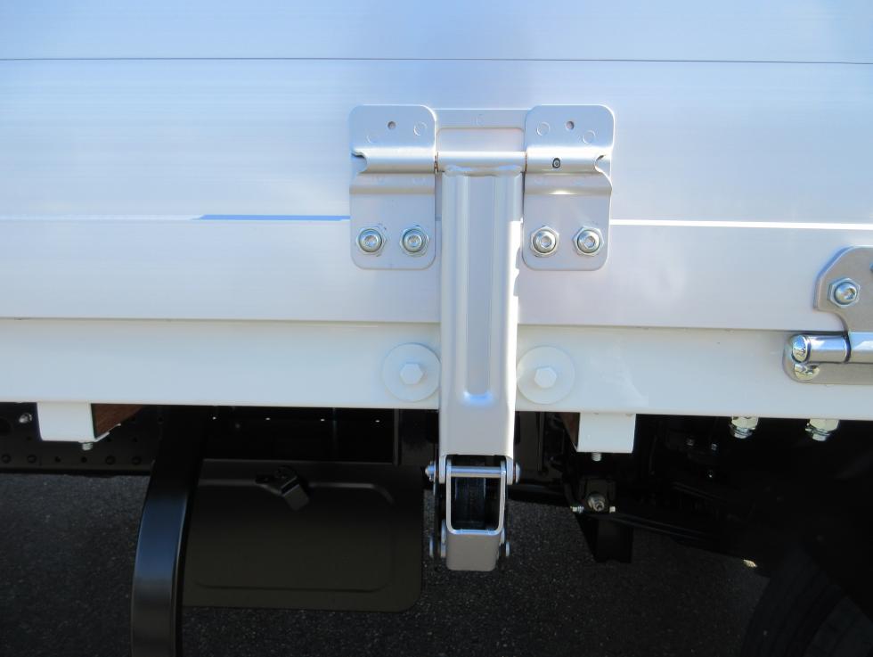 三菱 平ボデー・Wキャブ・シャーシ 小型  2PGーFEB90 27枚目