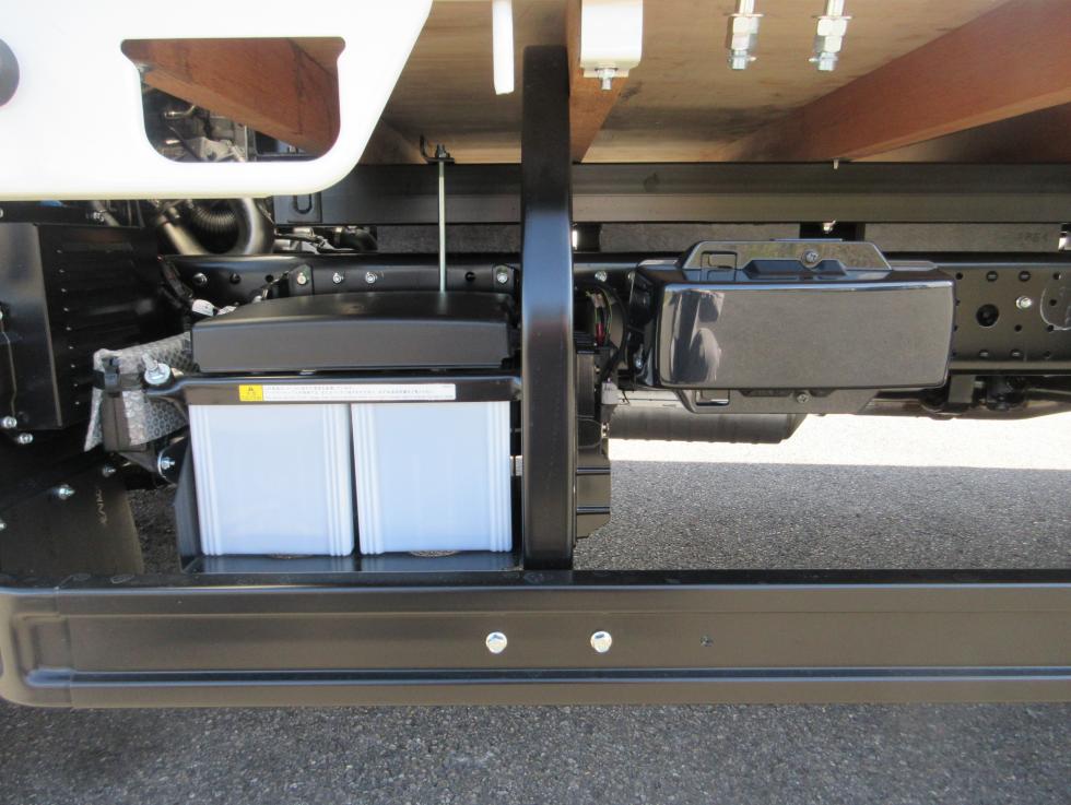 三菱 平ボデー・Wキャブ・シャーシ 小型  2PGーFEB90 36枚目