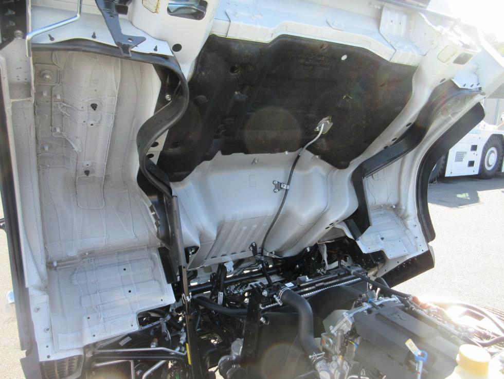 三菱 平ボデー・Wキャブ・シャーシ 小型  2PGーFEB90 48枚目