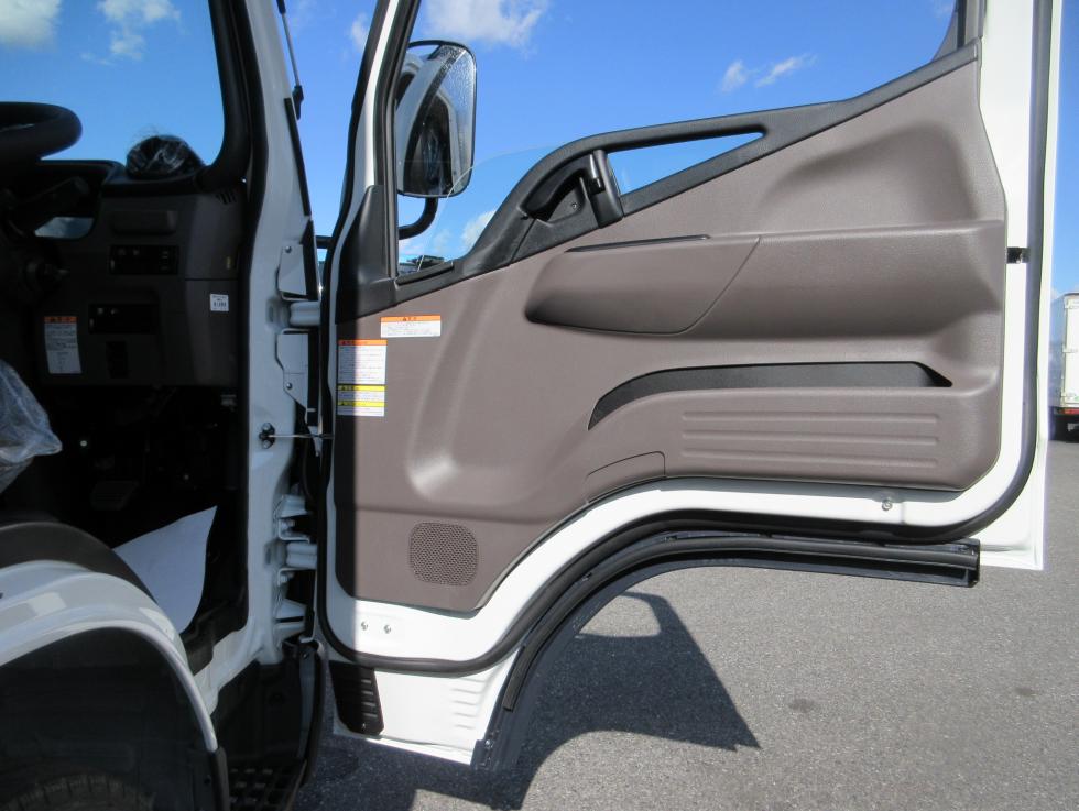 三菱 バン 小型  2RGーFEAV0 8枚目