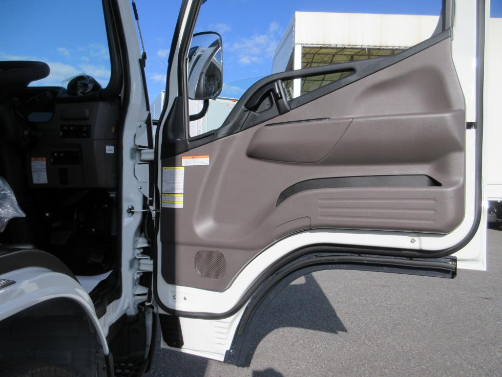 三菱 バン 小型  2RGーFEAV0 8枚目