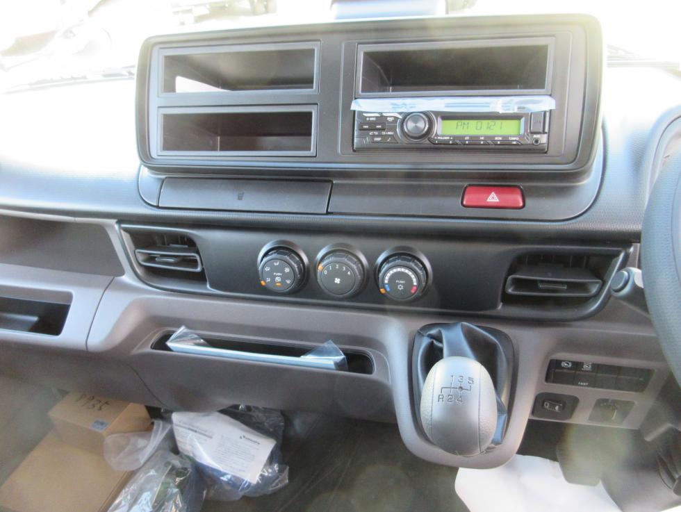 三菱 バン 小型  2RGーFEAV0 13枚目