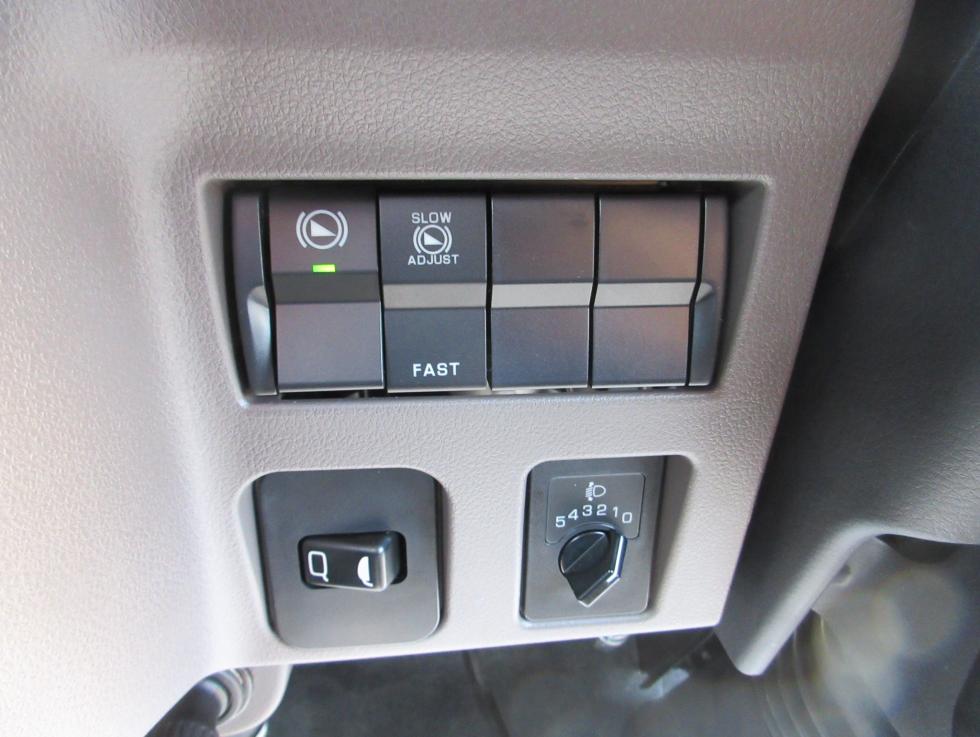 三菱 クレーン付 小型  2PGーFEB90 14枚目