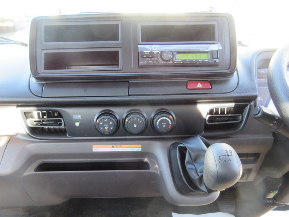 三菱 クレーン付 小型  2PGーFEB90 13枚目