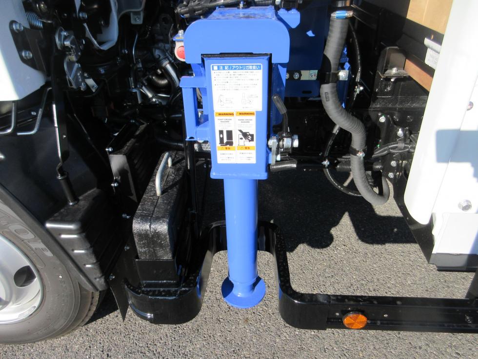 三菱 クレーン付 小型  2PGーFEB90 33枚目