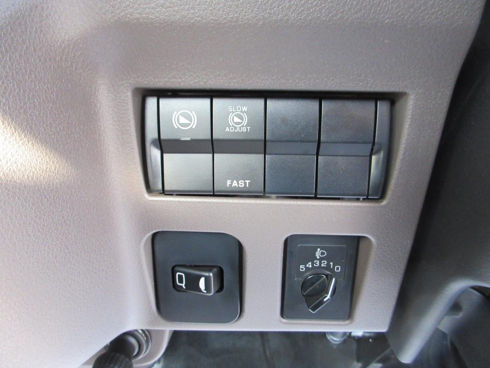 三菱 平ボデー・Wキャブ・シャーシ 小型  2PGーFEB90 12枚目