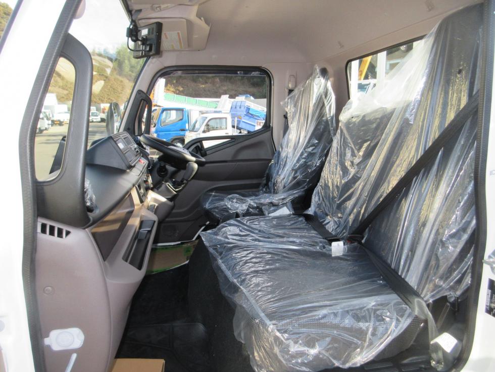 三菱 平ボデー・Wキャブ・シャーシ 小型  2PGーFEB90 16枚目