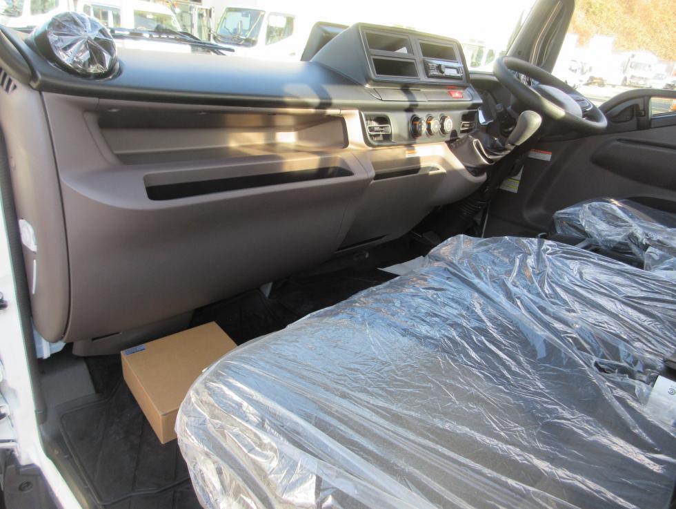 三菱 平ボデー・Wキャブ・シャーシ 小型  2PGーFEB90 17枚目