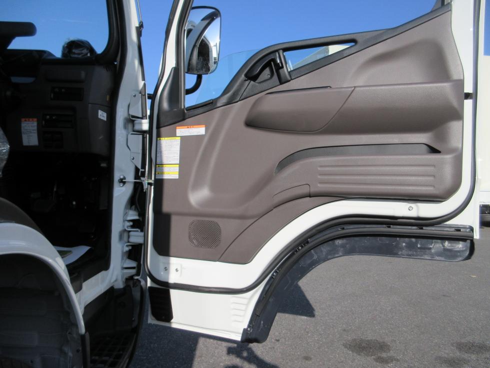 三菱 平ボデー・Wキャブ・シャーシ 小型  2PGーFEB90 19枚目