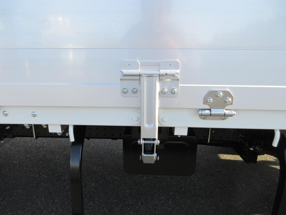 三菱 平ボデー・Wキャブ・シャーシ 小型  2PGーFEB90 40枚目