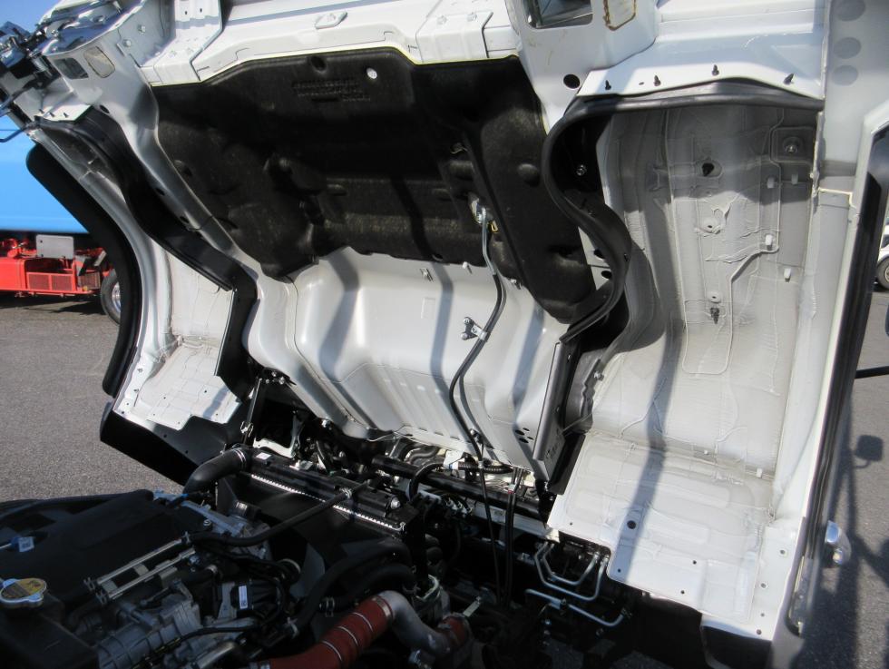 三菱 平ボデー・Wキャブ・シャーシ 小型  2PGーFEB90 46枚目