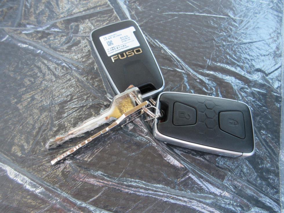 三菱 平ボデー・Wキャブ・シャーシ 小型  2PGーFEB90 18枚目