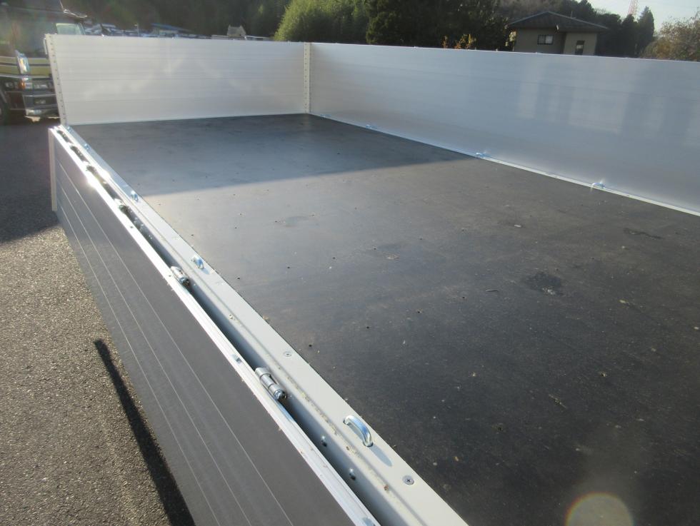 三菱 平ボデー・Wキャブ・シャーシ 小型  2PGーFEB90 26枚目