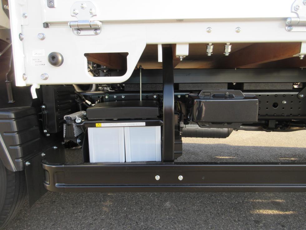 三菱 平ボデー・Wキャブ・シャーシ 小型  2PGーFEB90 37枚目