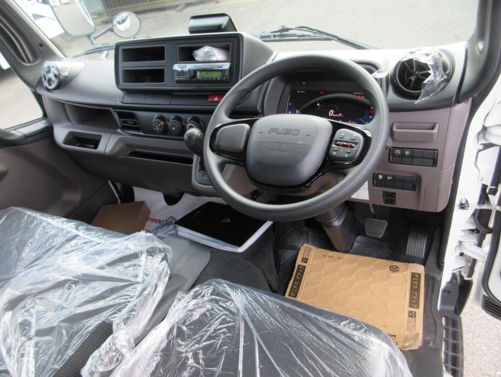 三菱 平ボデー・Wキャブ・シャーシ 小型  2RGーFBA20 9枚目