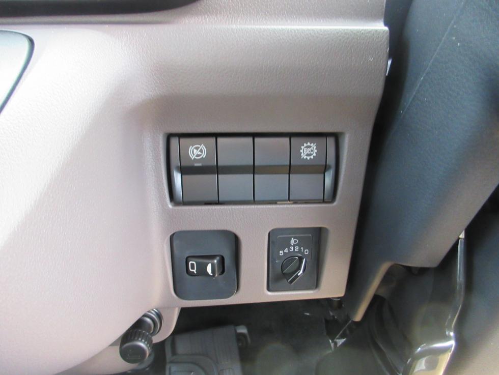 三菱 平ボデー・Wキャブ・シャーシ 小型  2RGーFBA20 14枚目