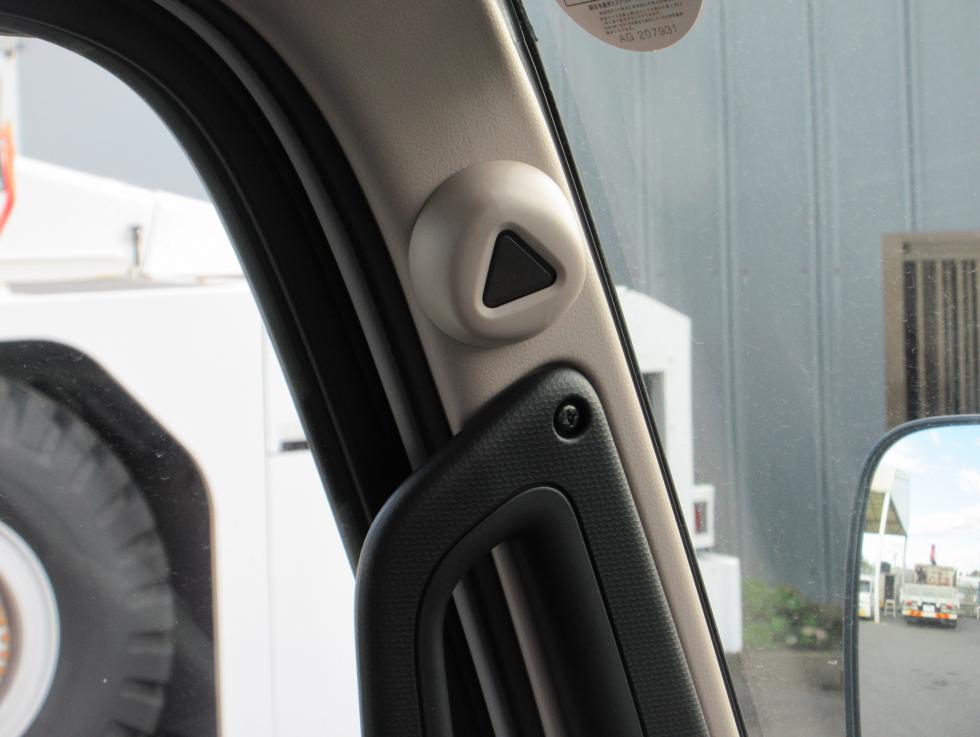 三菱 平ボデー・Wキャブ・シャーシ 小型  2RGーFBA20 16枚目