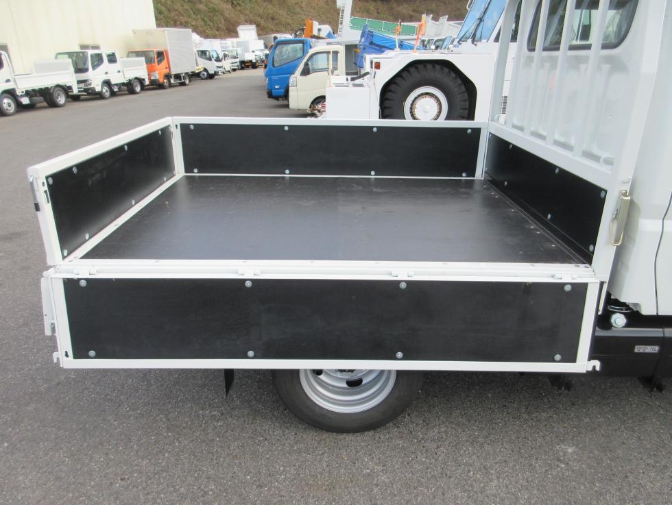 三菱 平ボデー・Wキャブ・シャーシ 小型  2RGーFBA20 31枚目