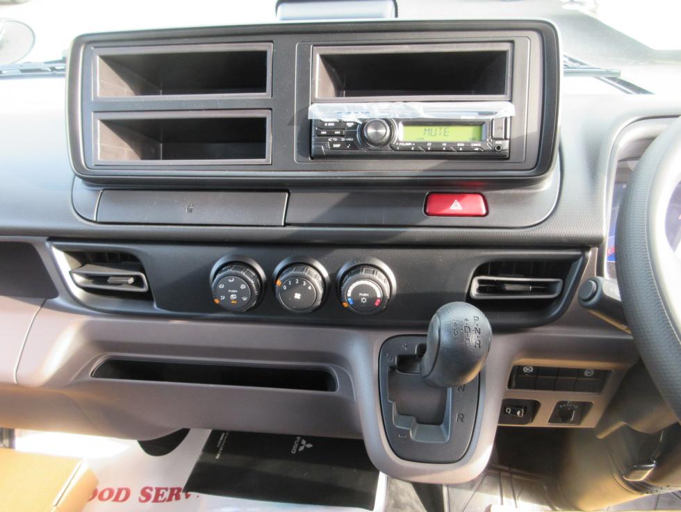 三菱 平ボデー・Wキャブ・シャーシ 小型  2RGーFBA20 13枚目