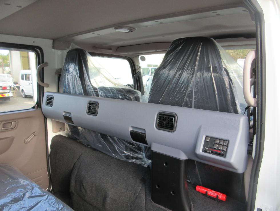 三菱 平ボデー・Wキャブ・シャーシ 小型  2RGーFBA20 28枚目