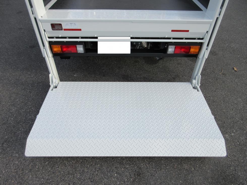 三菱 平ボデー・Wキャブ・シャーシ 小型  2RGーFBA20 31枚目