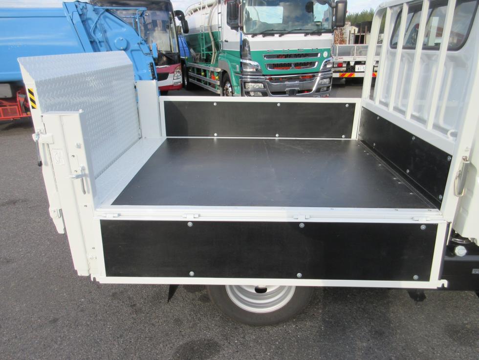 三菱 平ボデー・Wキャブ・シャーシ 小型  2RGーFBA20 47枚目