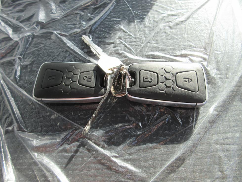 三菱 平ボデー・Wキャブ・シャーシ 小型  2PGーFEB90 17枚目