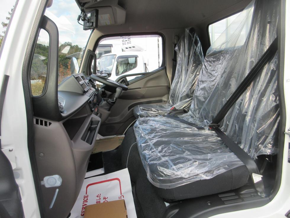 三菱 平ボデー・Wキャブ・シャーシ 小型  2PGーFEB90 18枚目