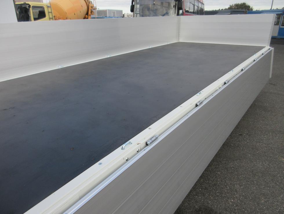 三菱 平ボデー・Wキャブ・シャーシ 小型  2PGーFEB90 27枚目