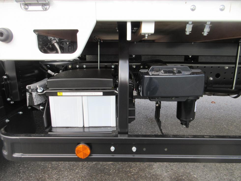 三菱 平ボデー・Wキャブ・シャーシ 小型  2PGーFEB90 35枚目