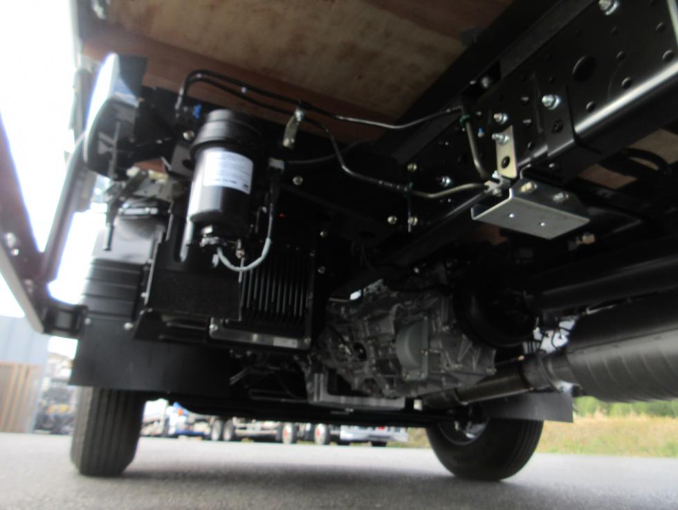 三菱 平ボデー・Wキャブ・シャーシ 小型  2PGーFEB90 39枚目