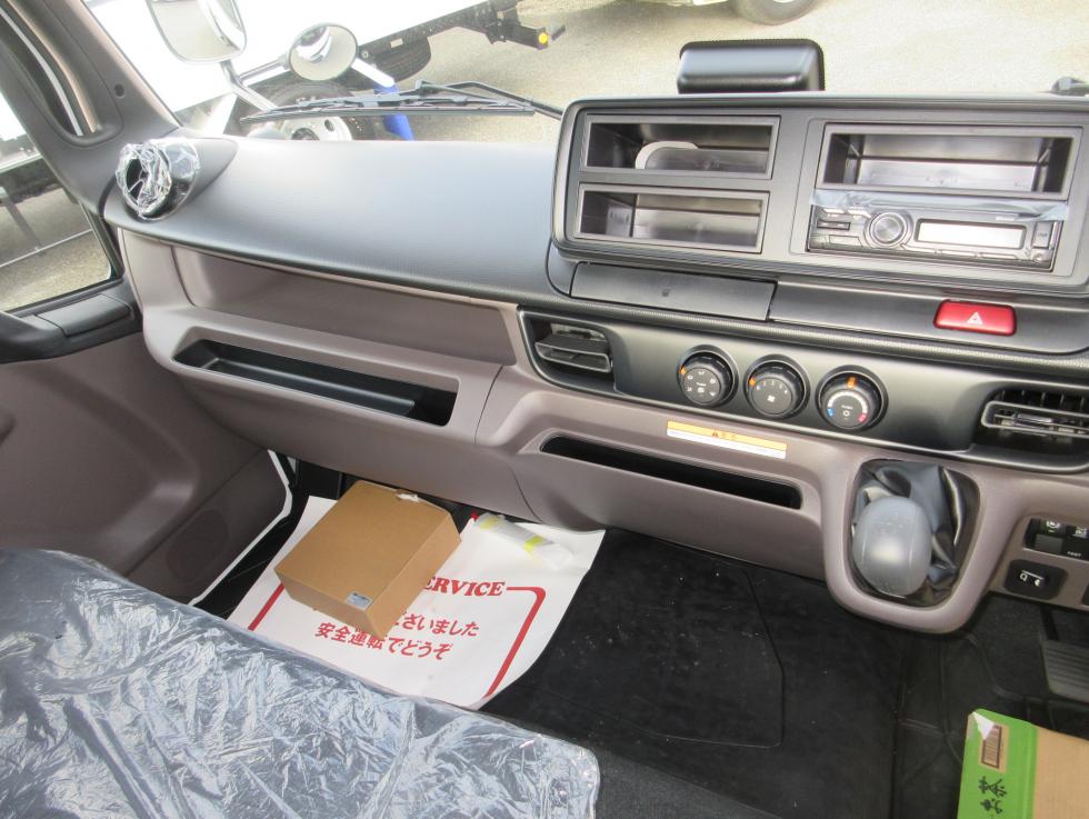 三菱 平ボデー・Wキャブ・シャーシ 小型  2PGーFEB90 12枚目